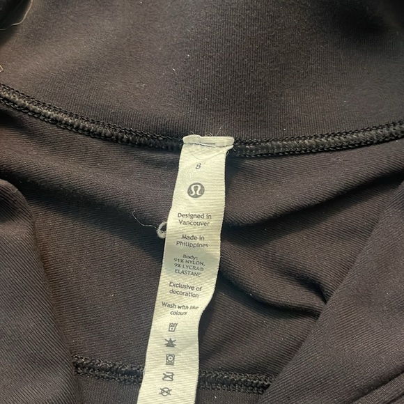 Lululemon cropped pull over - Picture 2 of 4